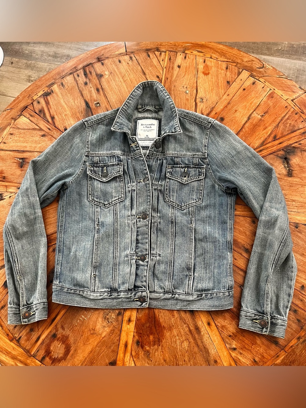 Abercrombie Fitch A&F CLASSIC DENIM Blue M Wash Sz M Jeans Jacket Pockets $160